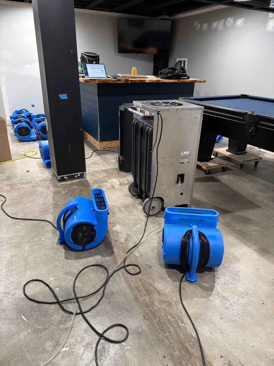 Commercial water mitigation in Hidden Lake, Indiana